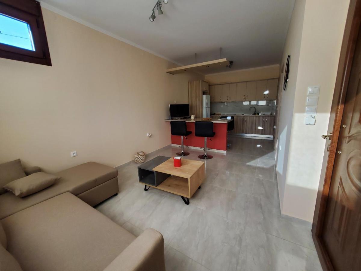 Backyard Apartment Kalligoni Екстериор снимка